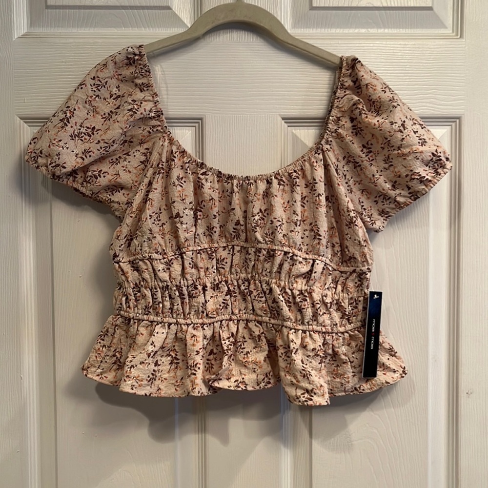Moa Moa brand size L pullover crop length top- NWT